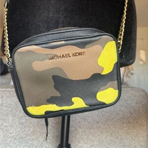 Michael Kors Jet Set Crossbody Lemon Green Camo